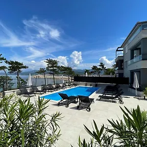 Penzion Punta - Luxury With Pool, Šilo